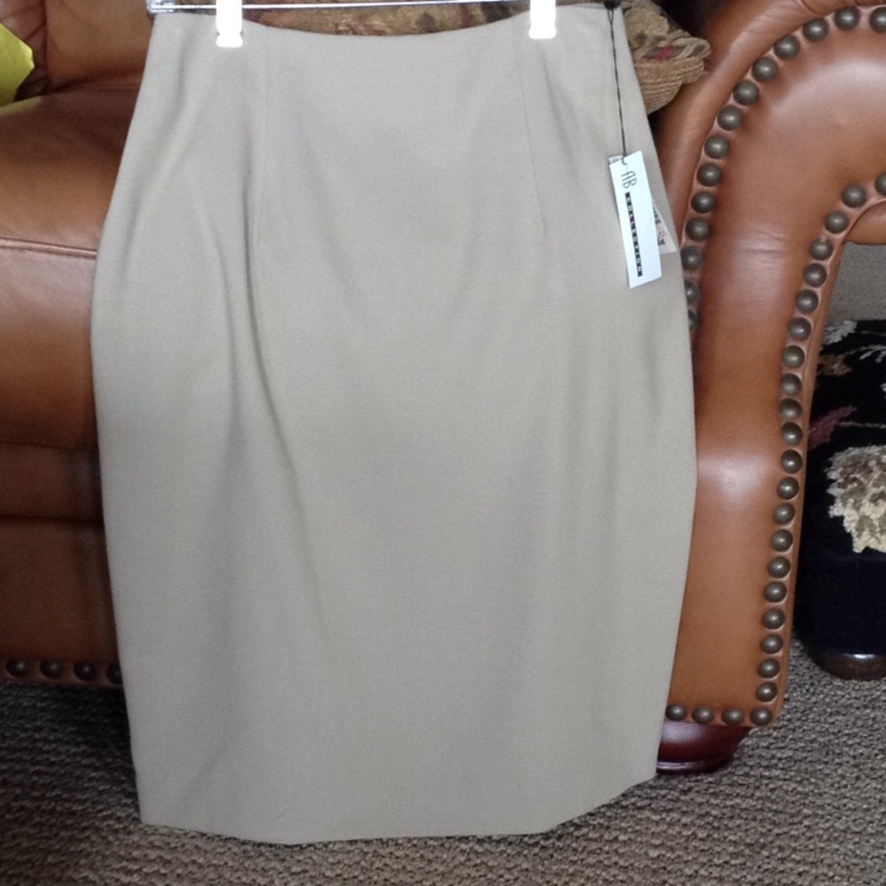 Tan Pencil Skirt 🎀 Fully Lined